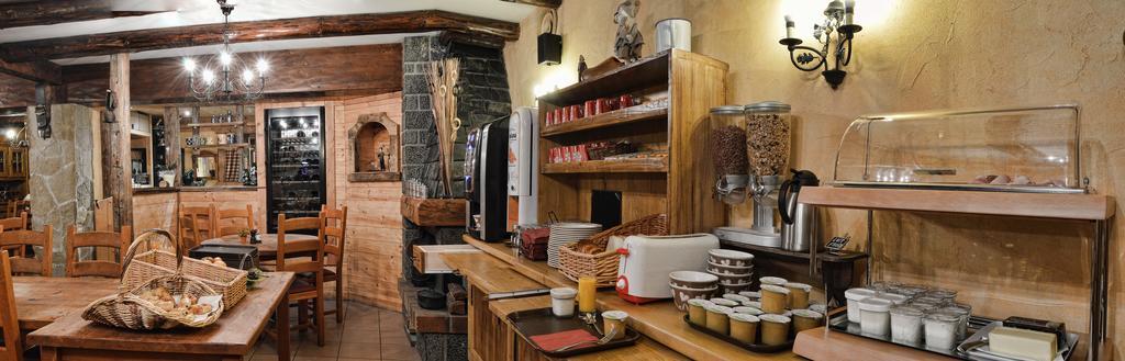 Logis Hotel Les Ancolies 阿雷什 外观 照片