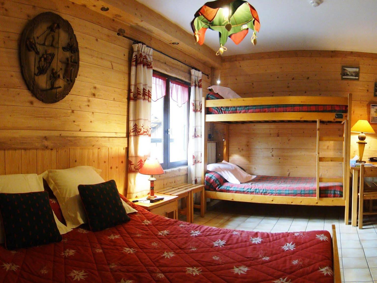Logis Hotel Les Ancolies 阿雷什 外观 照片