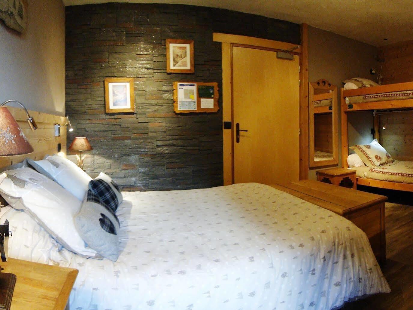 Logis Hotel Les Ancolies 阿雷什 外观 照片