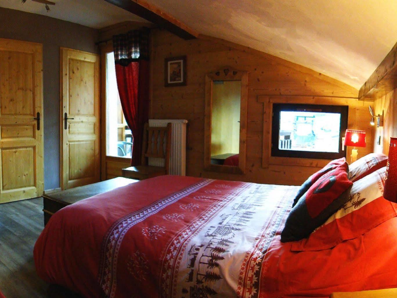 Logis Hotel Les Ancolies 阿雷什 外观 照片