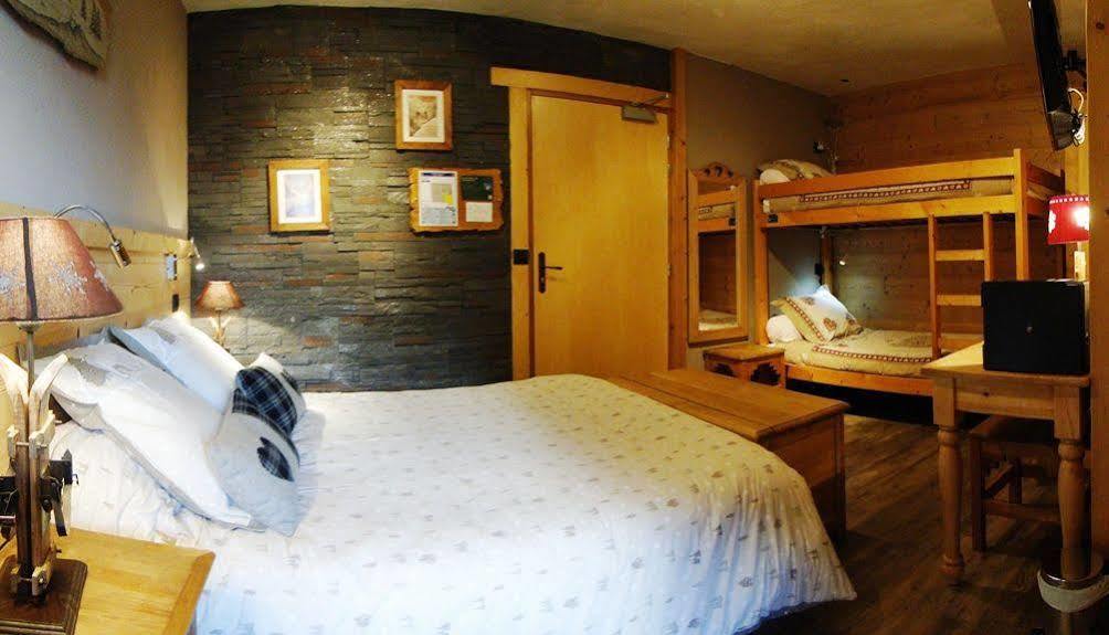 Logis Hotel Les Ancolies 阿雷什 外观 照片